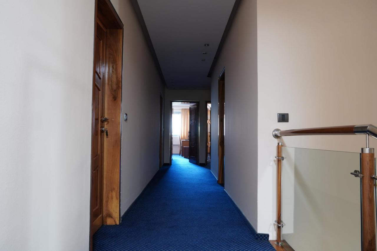 סראייבו Hotel Brass- Free Parking מראה חיצוני תמונה