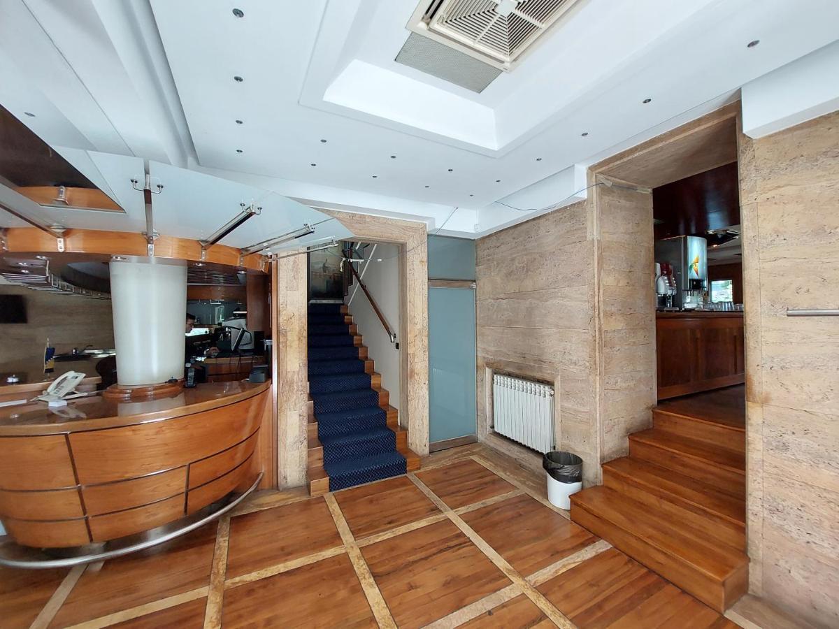 סראייבו Hotel Brass- Free Parking מראה חיצוני תמונה